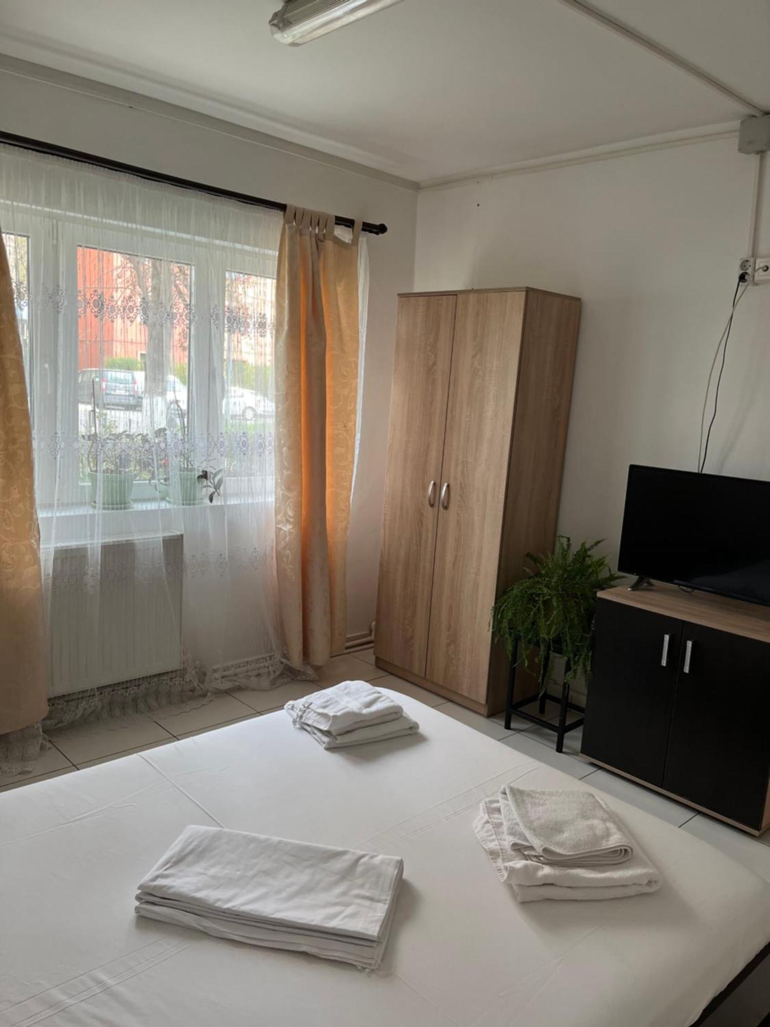 Apartament Octav デヴァ エクステリア 写真